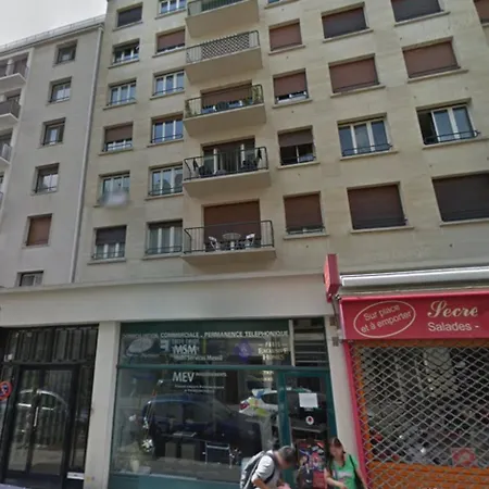 Entre Tour Eiffel Et Champs Elysees Apartment