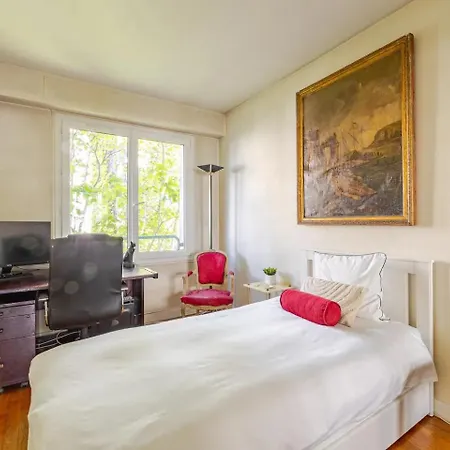 Apartment Entre Tour Eiffel Et Champs Elysees